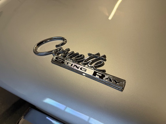 Chevrolet Corvette 18 of 30