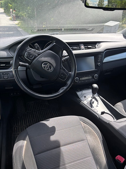 Toyota Avensis 5 of 5