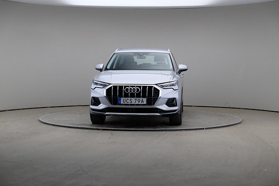 Audi Q3 3 of 5