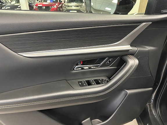 Mazda CX-60 12 of 13
