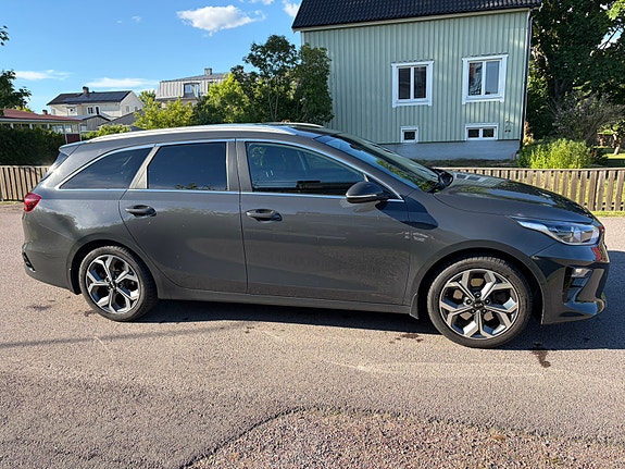 Kia Ceed 3 of 5