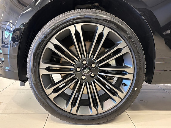 Land Rover Range Rover Velar 13 of 13