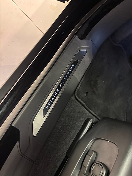 Land Rover Range Rover Velar 7 of 13