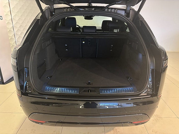 Land Rover Range Rover Velar 9 of 13