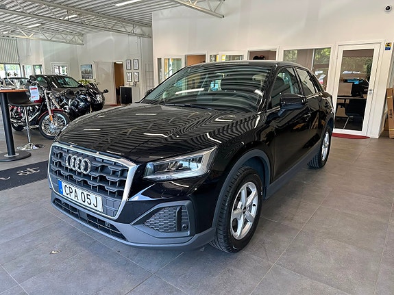 Audi Q2 2 of 5