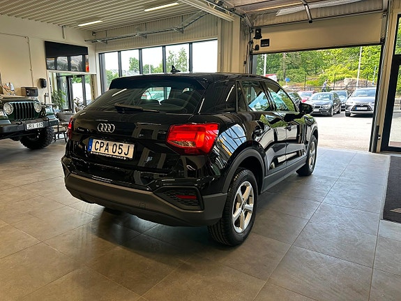 Audi Q2 6 of 23