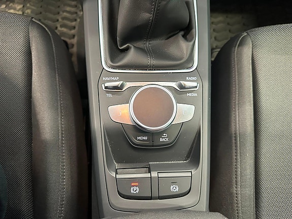 Audi Q2 17 of 23