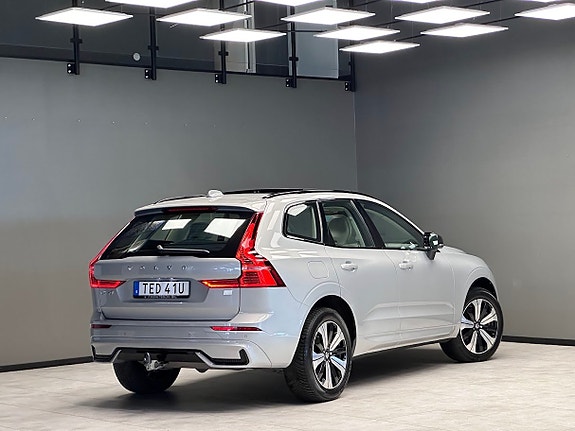 Volvo XC60 2 of 5