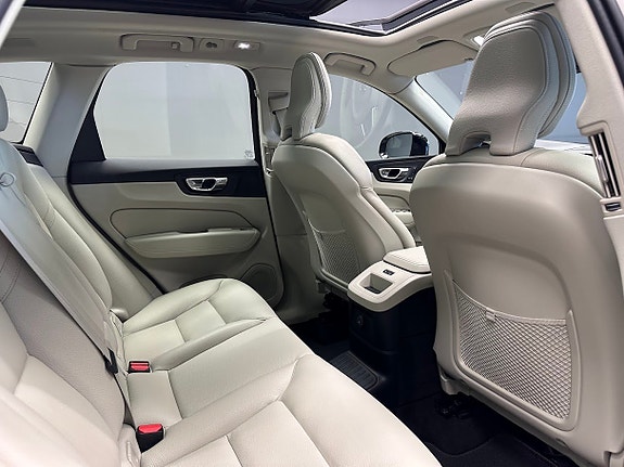 Volvo XC60 9 of 23