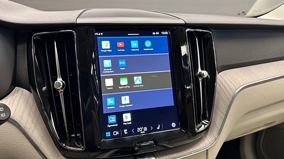 Volvo XC60 14 of 23