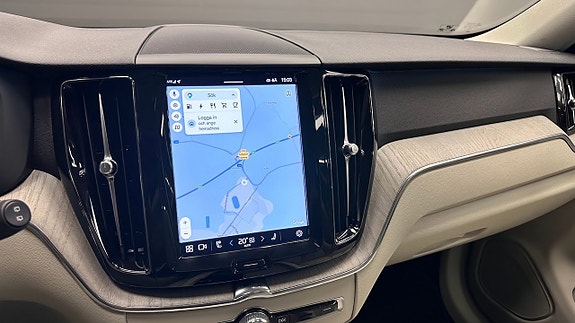 Volvo XC60 13 of 23