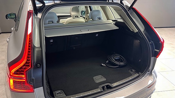 Volvo XC60 16 of 23