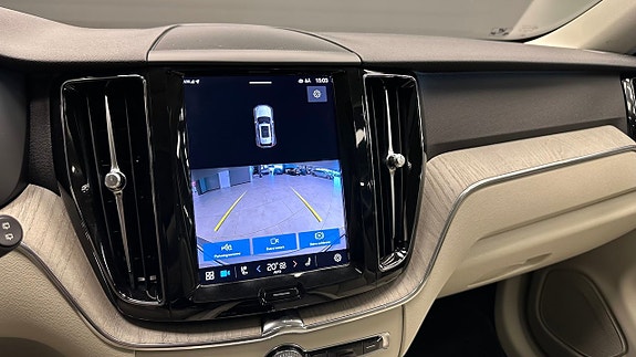 Volvo XC60 12 of 23