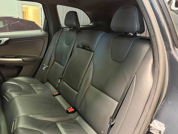 Volvo XC60 15 of 26