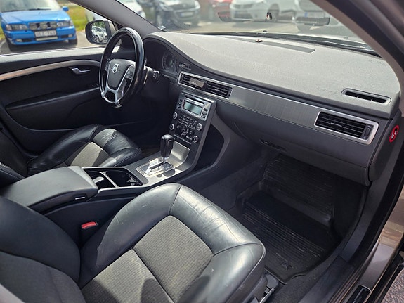 Volvo V70 5 of 7
