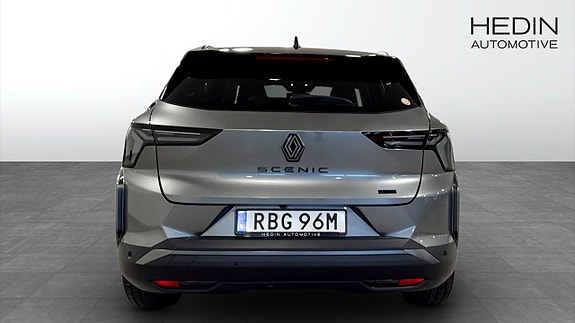 Renault Scenic E-Tech 7 of 12