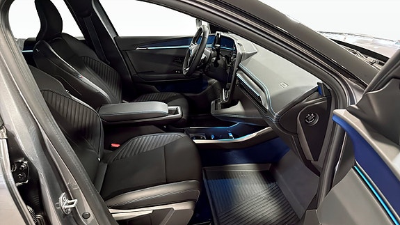 Renault Scenic E-Tech 3 of 5