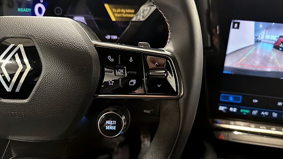 Renault Scenic E-Tech 11 of 12