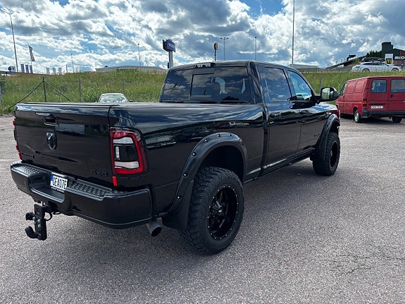 Dodge RAM 2500 3 of 5