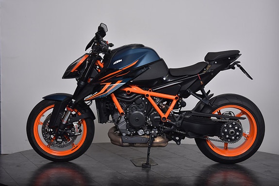 KTM 1290 SUPERDUKE R/ ACRA SLIPON/ TECH PACK 4 of 5