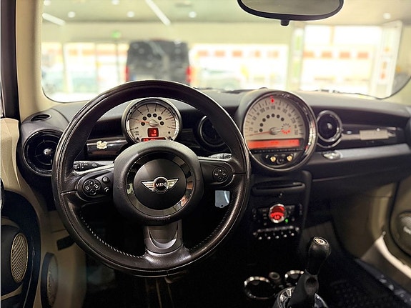 MINI Cooper 7 of 9
