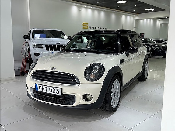MINI Cooper 4 of 5