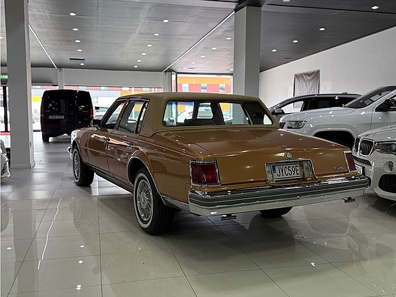 Cadillac Seville 3 of 11
