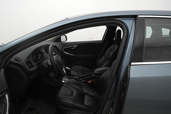 Volvo V40 20 of 23