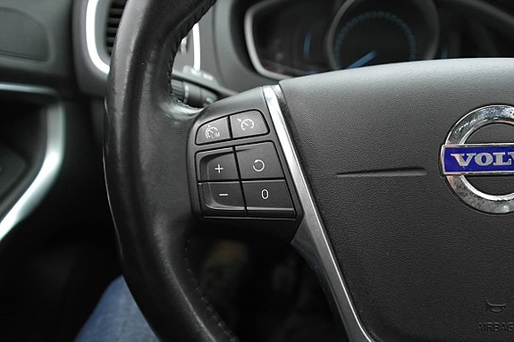Volvo V40 13 of 23