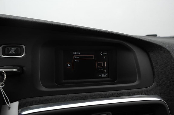 Volvo V40 17 of 23