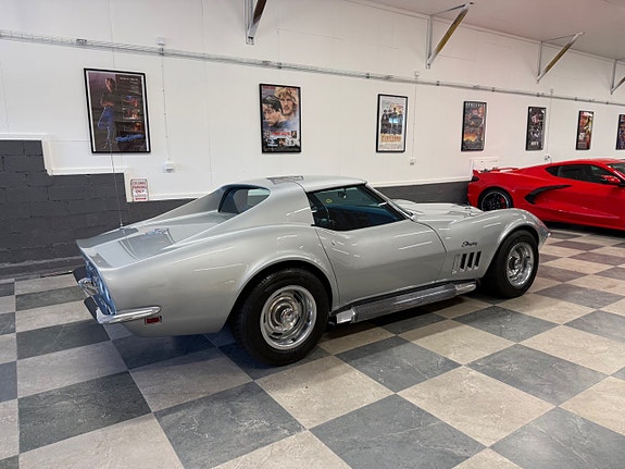 Chevrolet Corvette 11 of 30