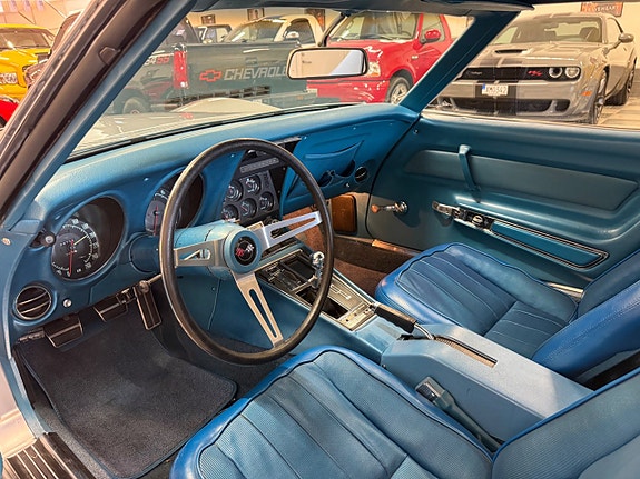 Chevrolet Corvette 21 of 30
