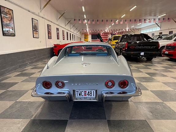 Chevrolet Corvette 13 of 30