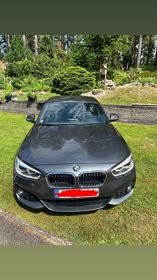 BMW 118i 2 of 4