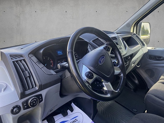 Ford Transit 10 of 11