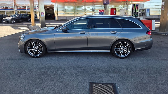 Mercedes-Benz E200 5 of 5