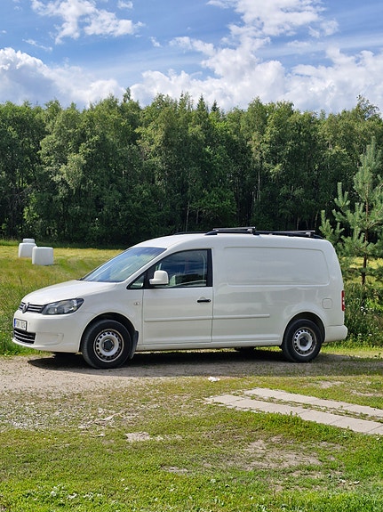 Volkswagen Caddy Maxi 2 of 3
