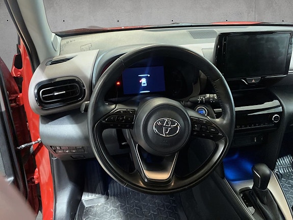 Toyota Yaris Cross 2 of 5