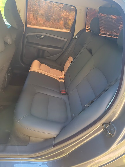 Volvo V70 4 of 5
