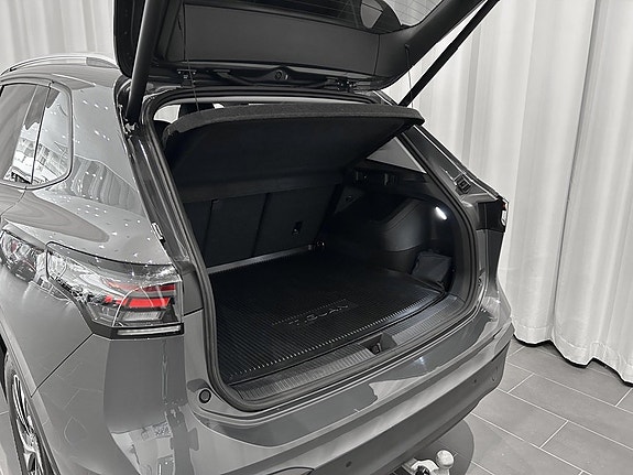 Volkswagen Tiguan 4 of 5