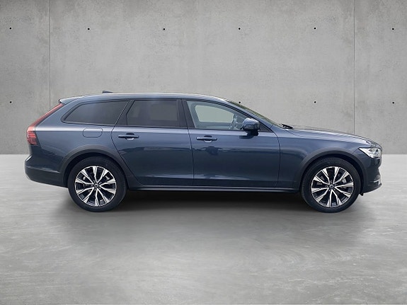 Volvo V90 Cross Country 4 of 5