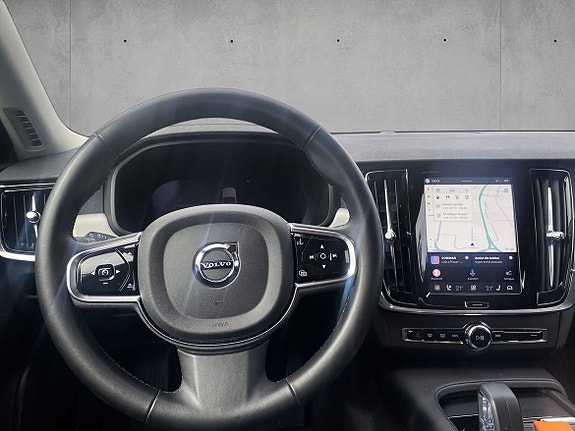 Volvo V90 Cross Country 11 of 15