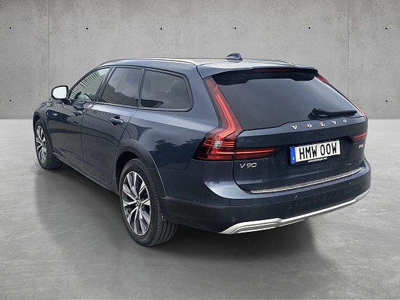 Volvo V90 Cross Country 7 of 15