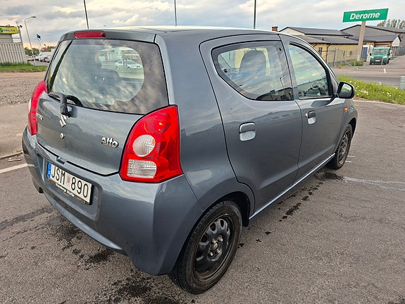Suzuki Alto 2 of 5