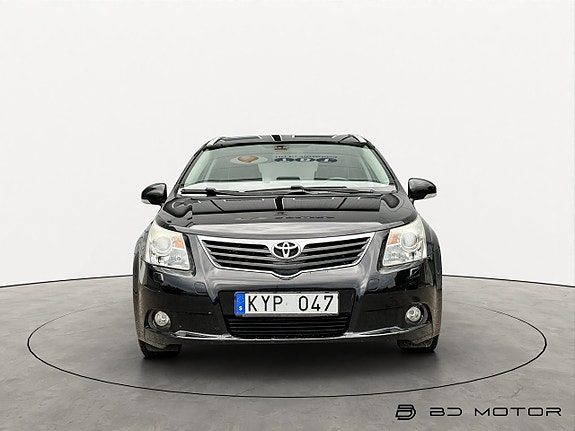 Toyota Avensis 4 of 5