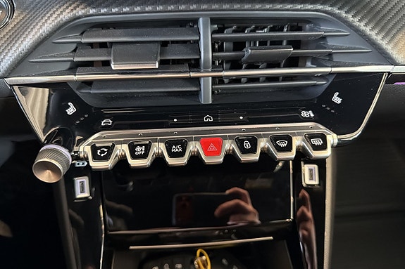 Peugeot 2008 14 of 17