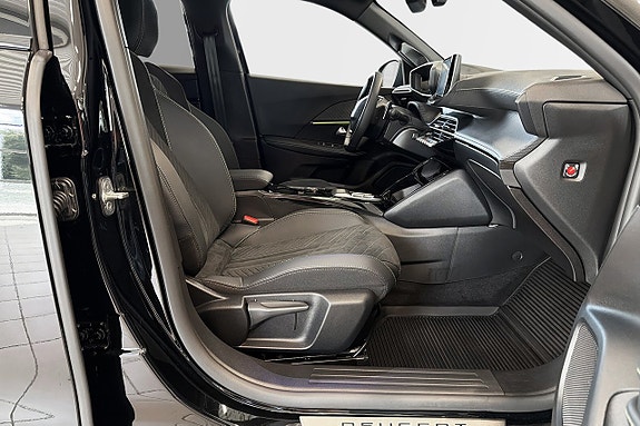 Peugeot 2008 6 of 17