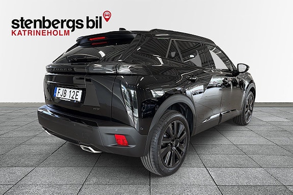 Peugeot 2008 2 of 5
