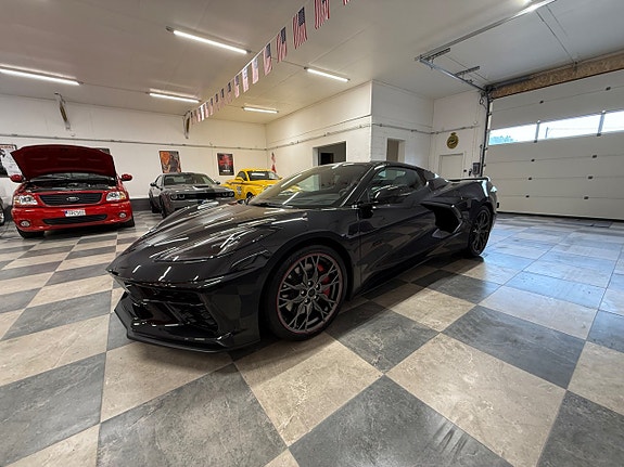 Chevrolet Corvette 4 of 5
