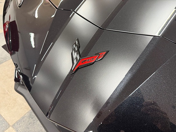 Chevrolet Corvette 11 of 30